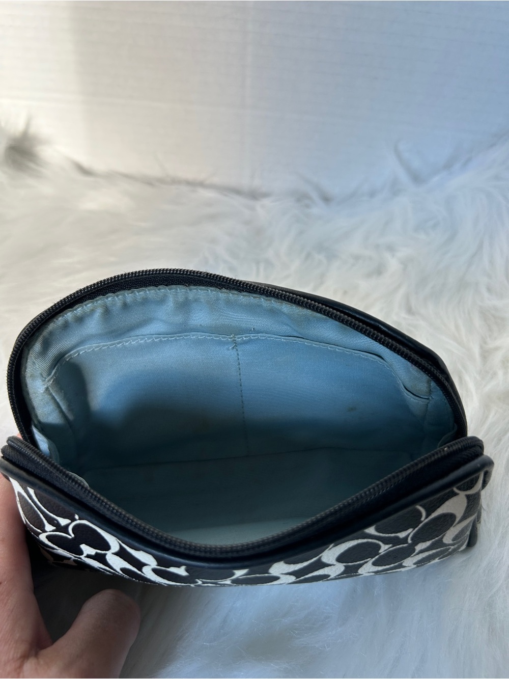 Coach classic Black & White Patterned Women's Cosmetic Pouch - Picture 4 of 5